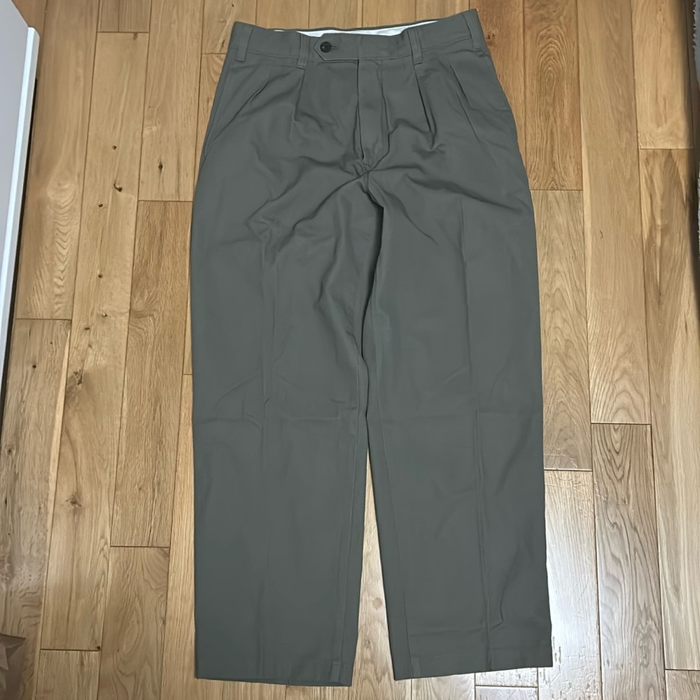 Uniqlo U pleated chinos
